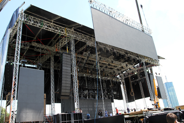 outdoor p4